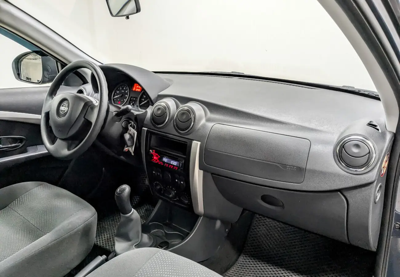 Nissan Almera