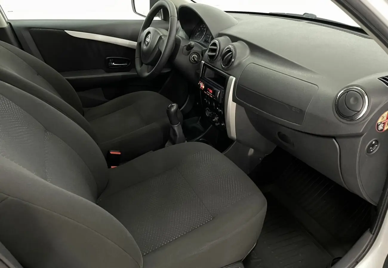Nissan Almera