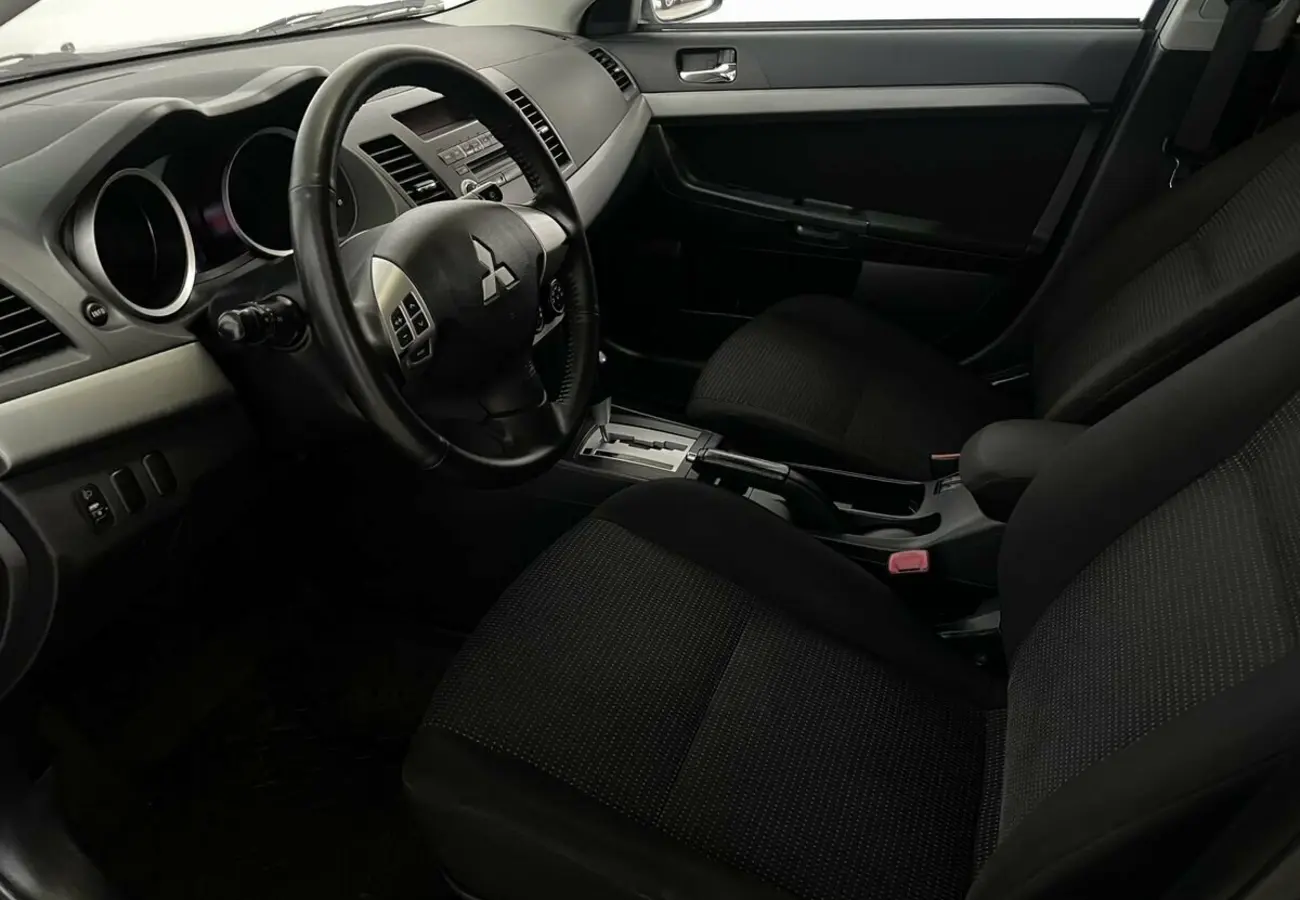 Mitsubishi Lancer