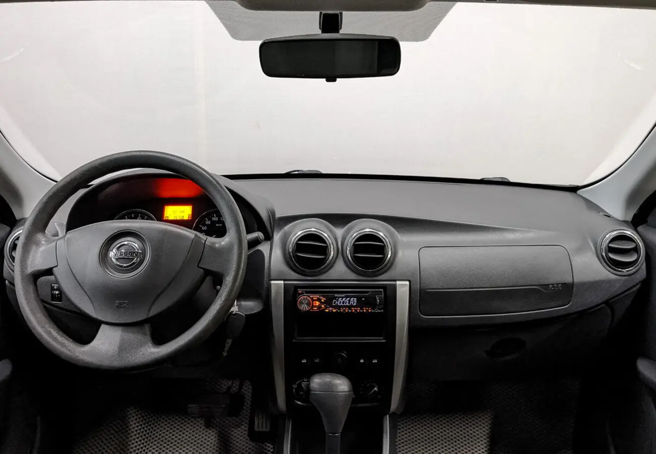 Nissan Almera