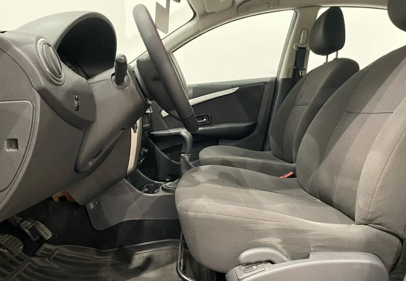 Nissan Almera