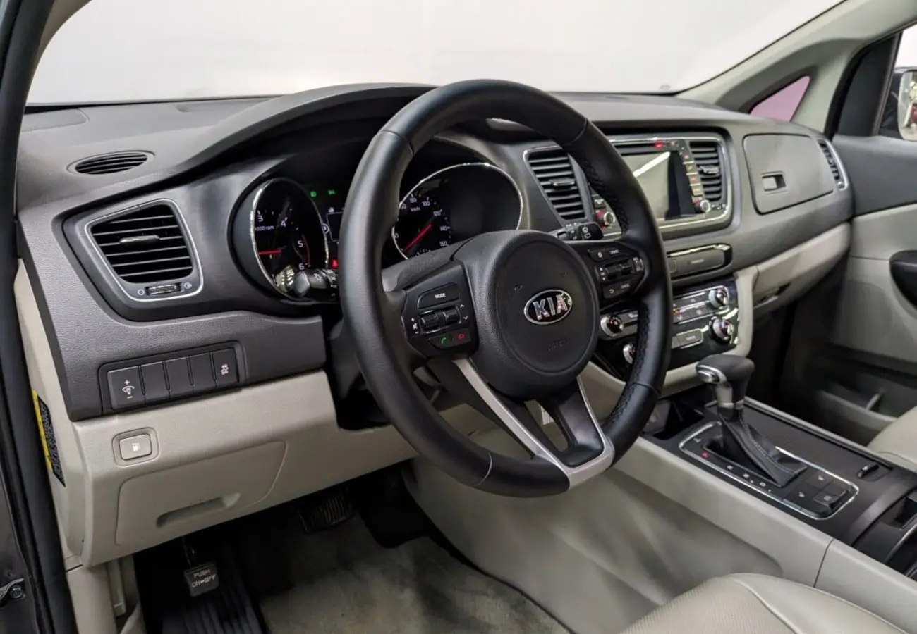 Kia Carnival