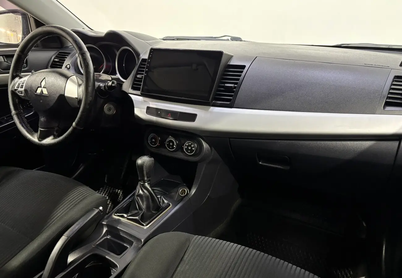 Mitsubishi Lancer