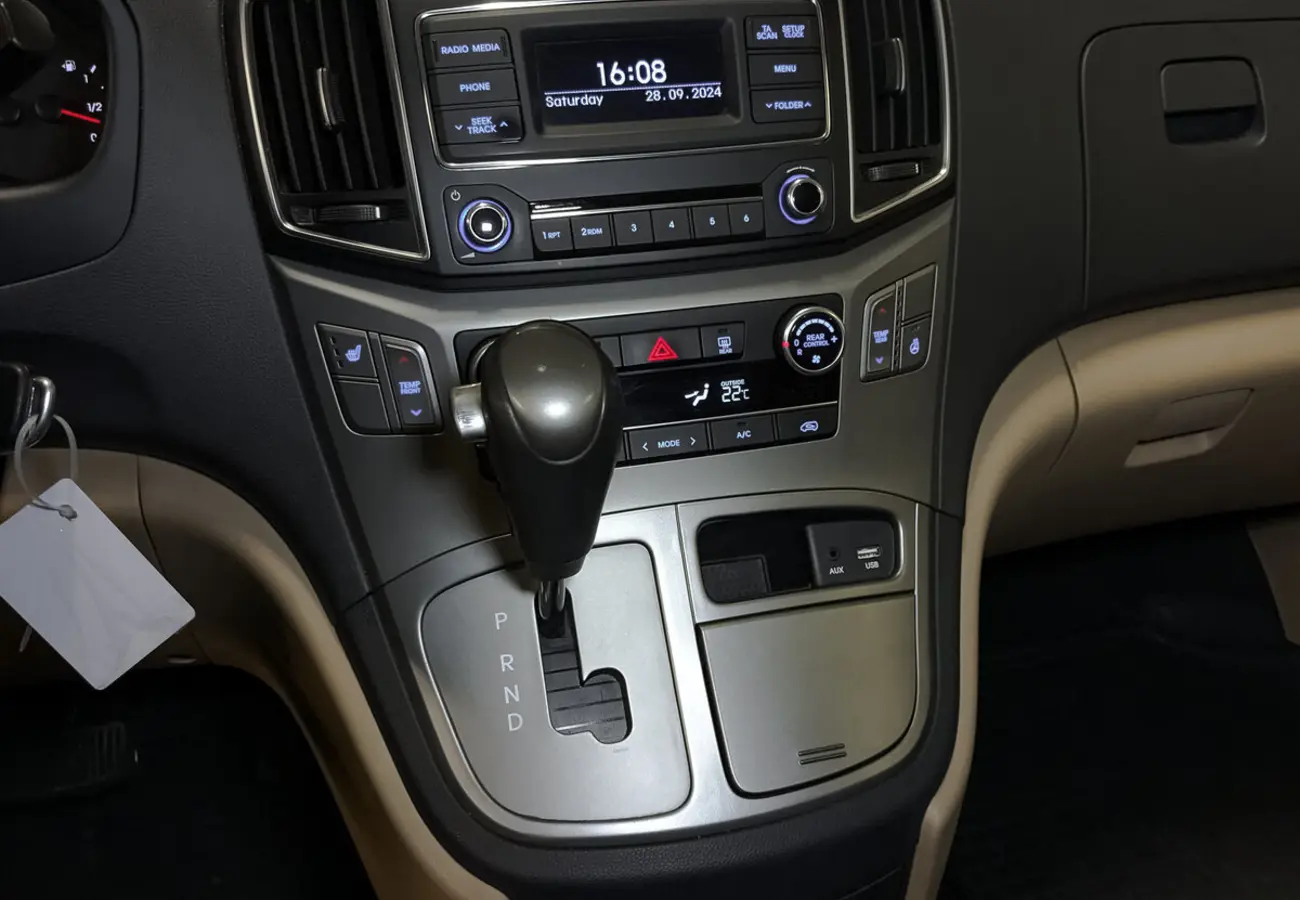 Hyundai H-1