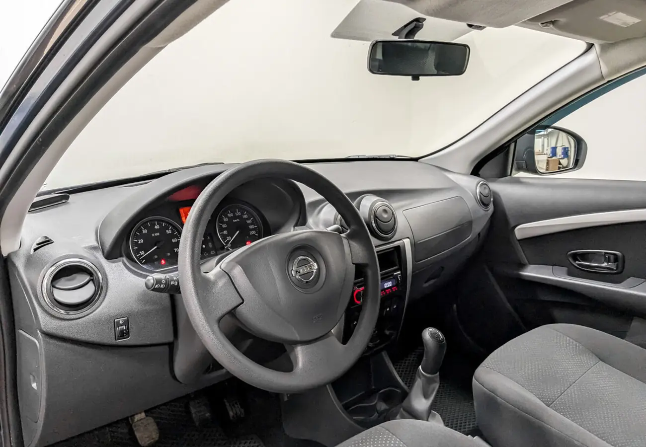 Nissan Almera