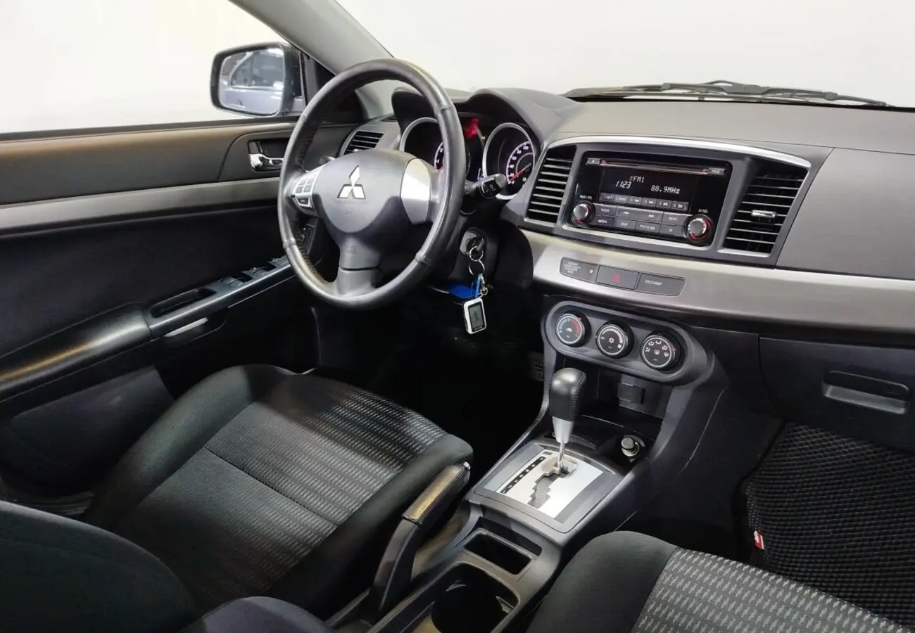 Mitsubishi Lancer