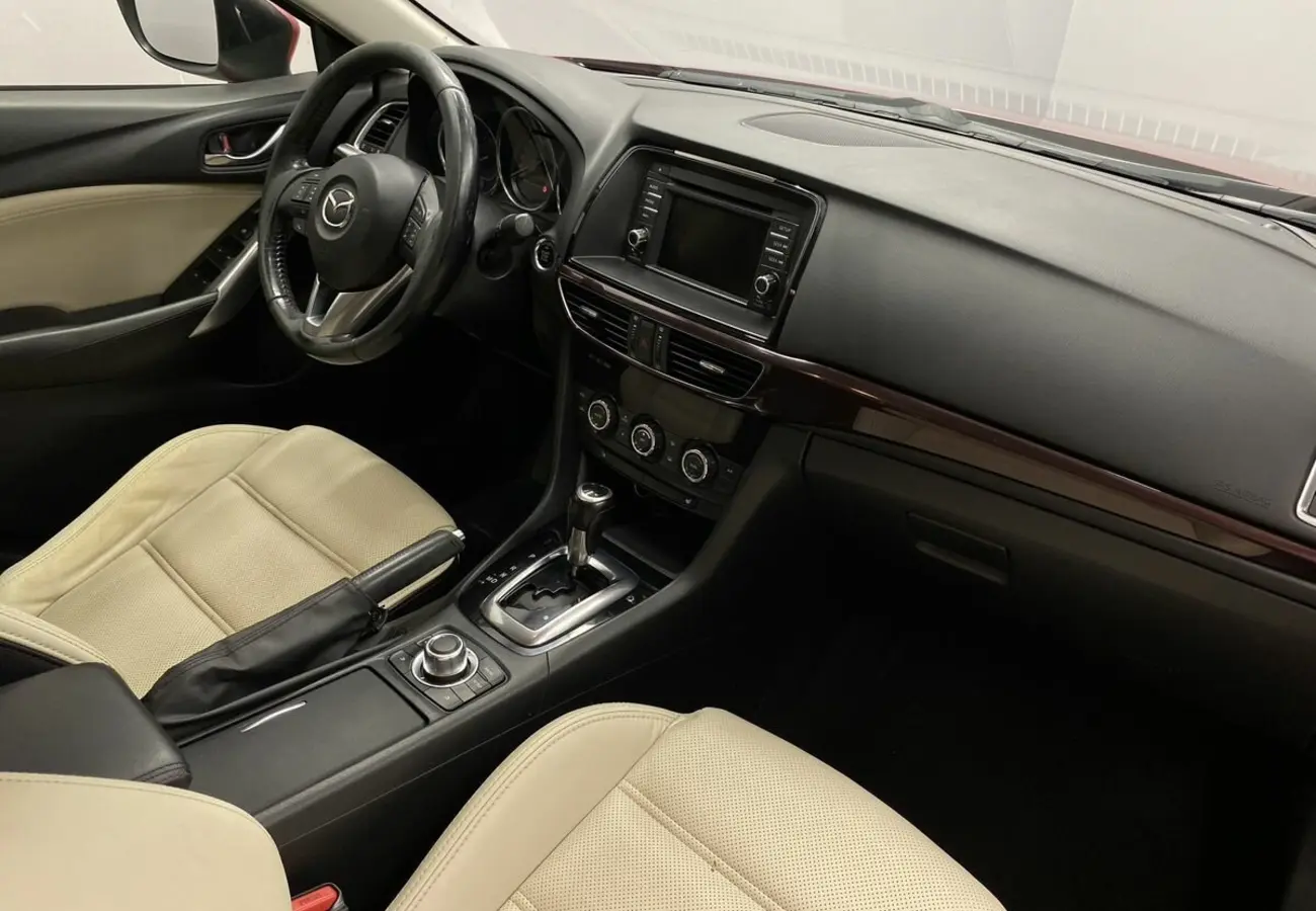 Mazda 6