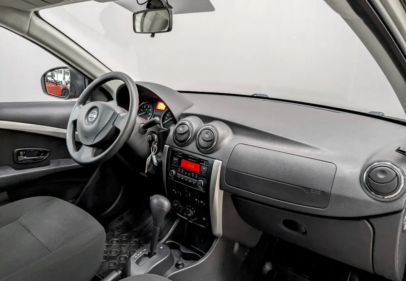 Nissan Almera