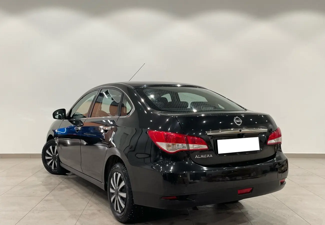 Nissan Almera