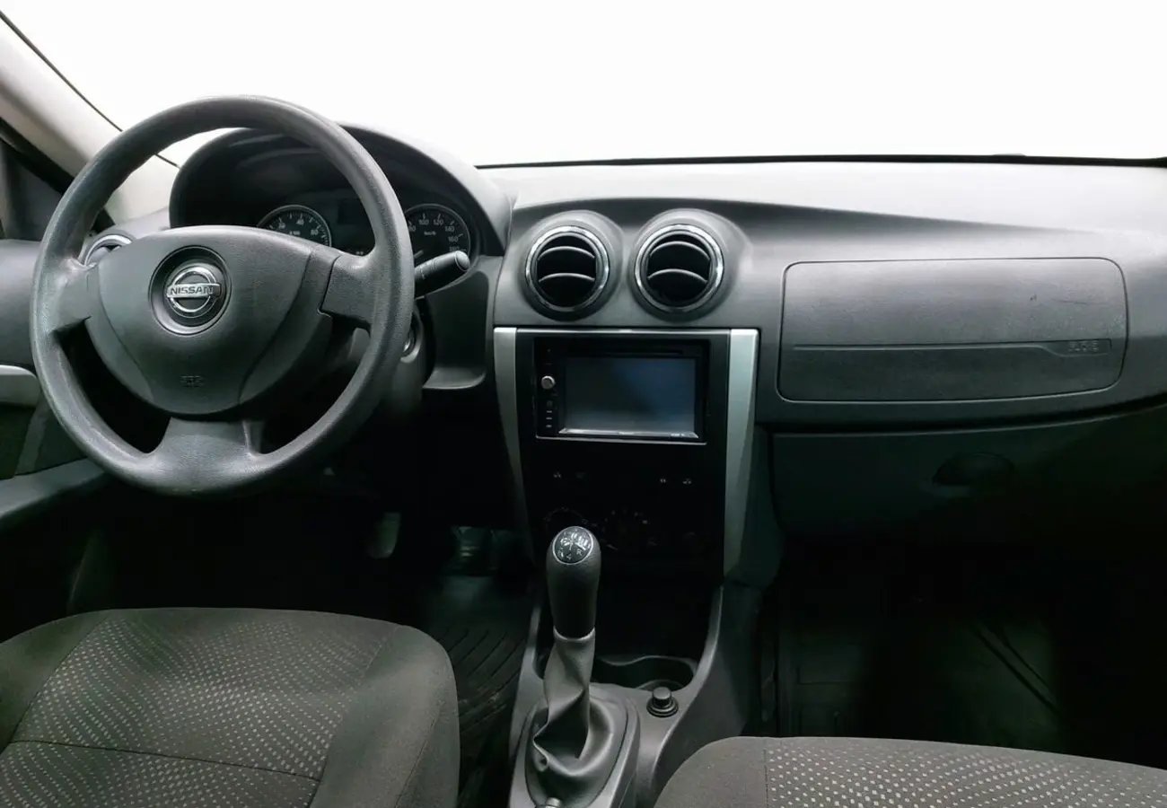 Nissan Almera